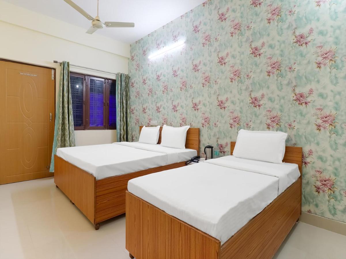 Oyo 84661 Lakshmi Home Stay Jhājra Exterior foto