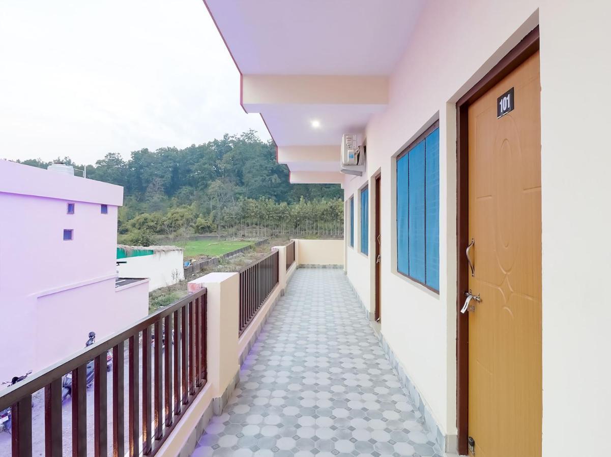 Oyo 84661 Lakshmi Home Stay Jhājra Exterior foto